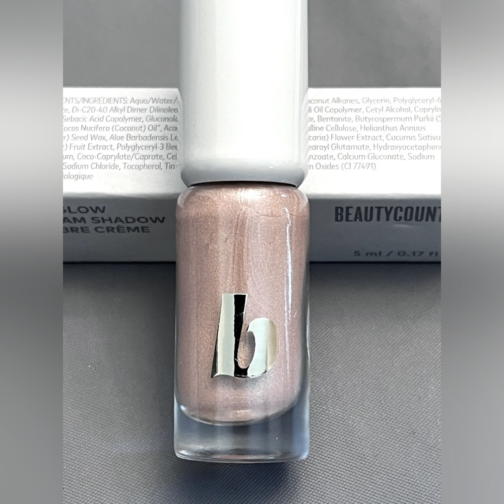 BEAUTYCOUNTER LIQUID SHADOW